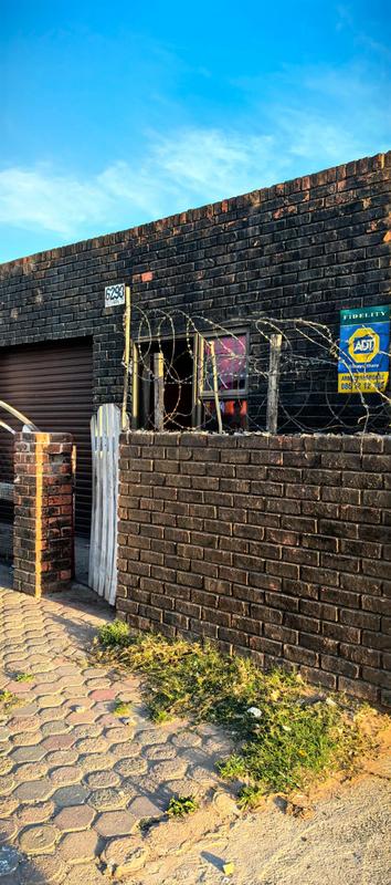 2 Bedroom Property for Sale in Kwanonqaba Western Cape